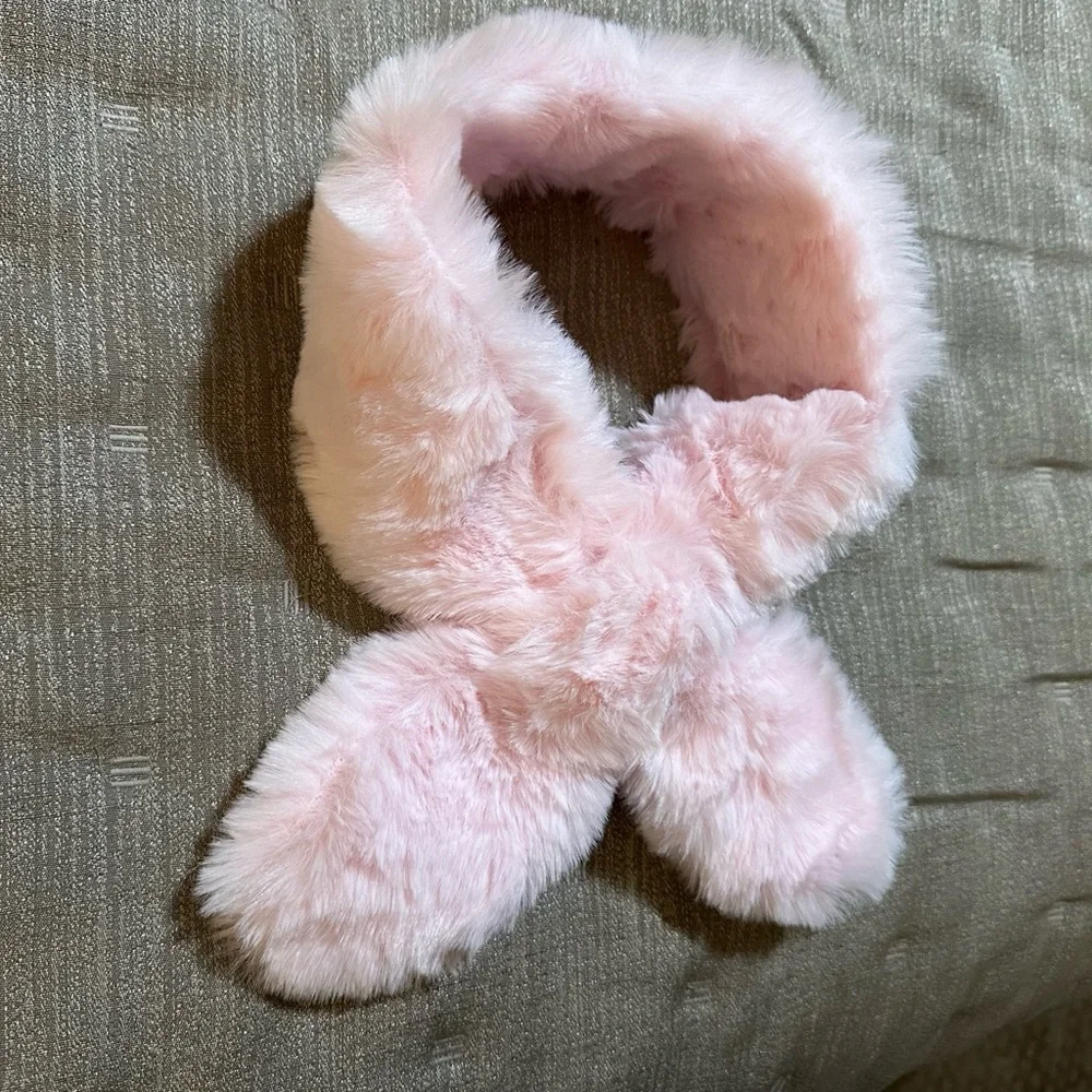 Women’s Girls Light Pink Fuzzy Neck Wrap NEW